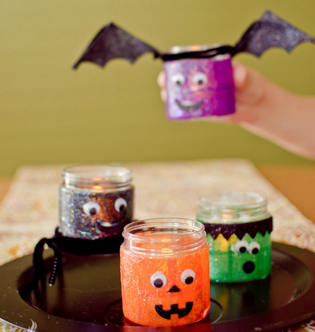 homemade Halloween decor best upcycled empty jugs scary bats ideas