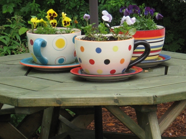 reuse teacups ideas colorful flower table centerpieces backyard decoration