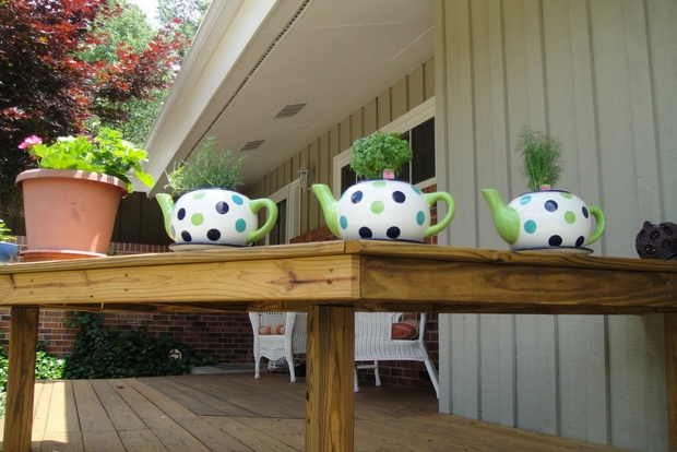 reuse teapots ideas colorful table mini garden flower centerpiece garden decor ideas
