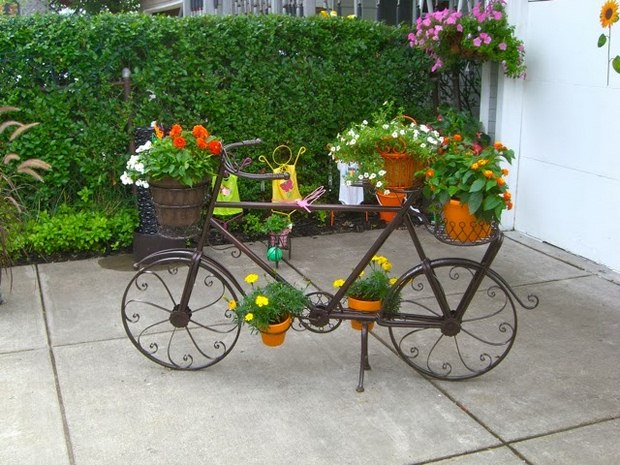 old reused bike with flowers garden decoration ideas