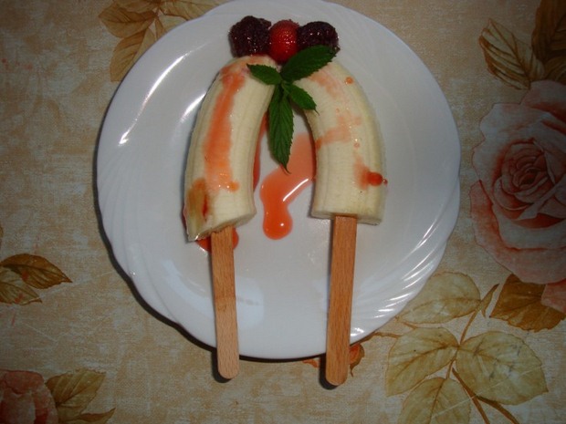 diy ice cream sticks to banana holders creative decoration ideas