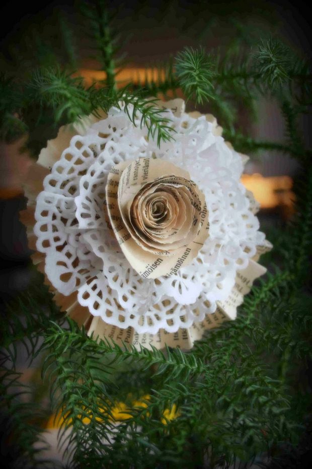 book page christmas ornaments white diy snowflake paper rose upcycling idea