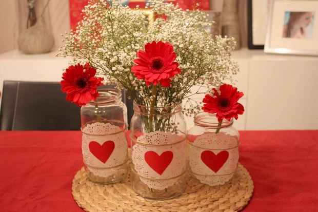 valentine's day crafts glass jars decorated doilies red paper hearts vases babys breath red gerbera