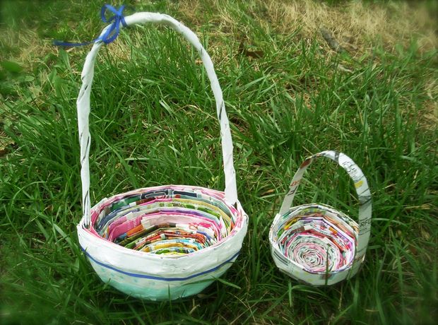 easter egg decorating ideas diy basket old newspaper green grass upcycled crafts