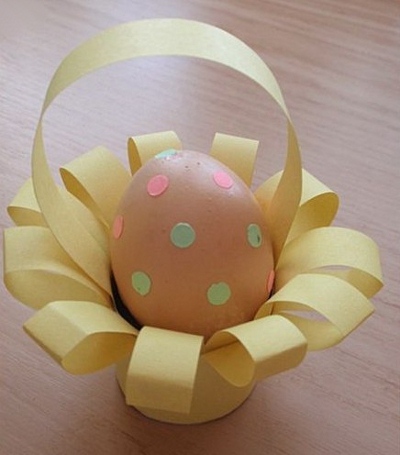 easter egg decorating ideas yellow cardboard holder basket diy repurposed project