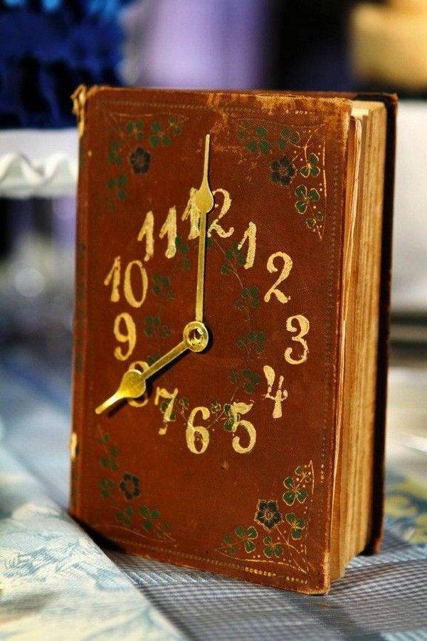 reuse old books vintage diy clock upcycled home decoration