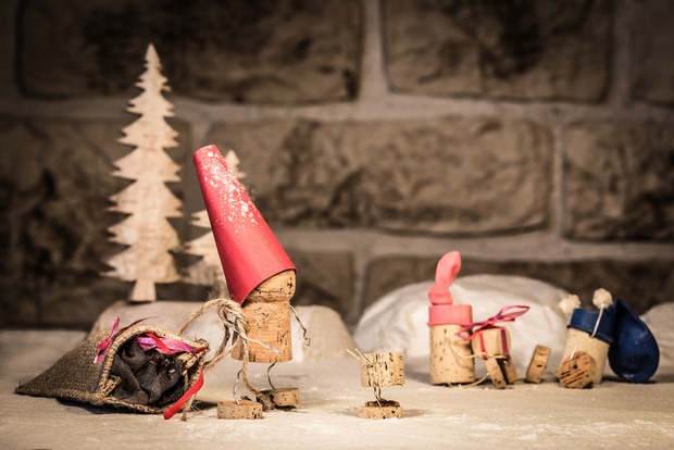 wine cork christmas crafts snowman red hats mini tree snow decor