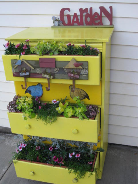 garden junk ideas old wooden chest of drawers reuse flower planter