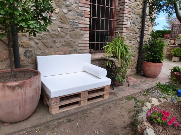 outdoor pallet furniture ideas diy white cushion sofa backyard garden