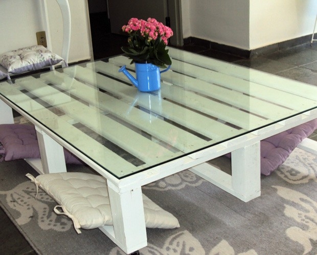 pallet furniture ideas easy reuse diy white table glass top