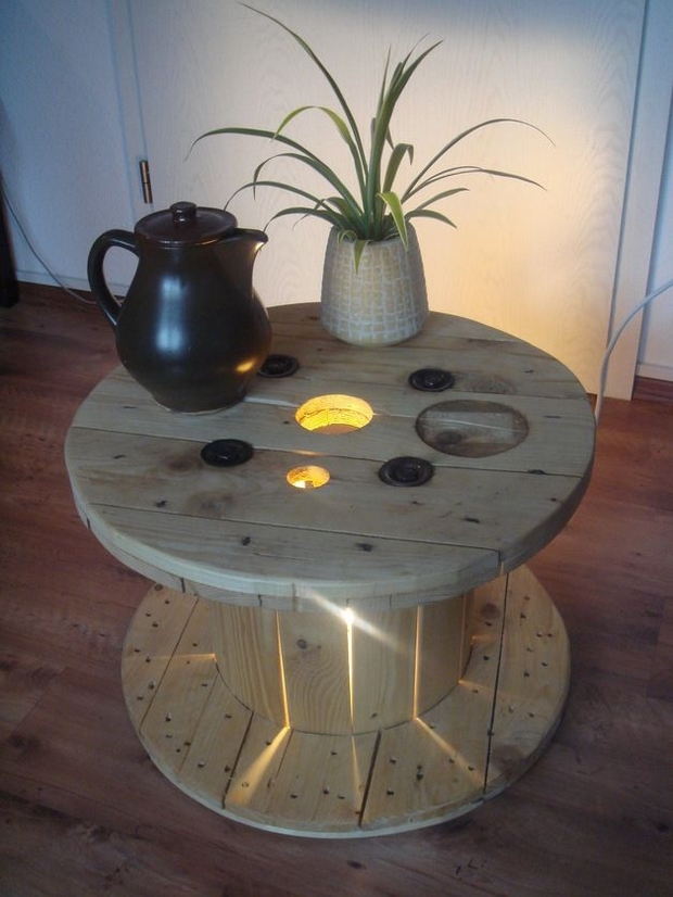 electrical spool table tea pot flower decorated upcycling diy