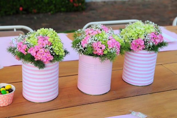 tin can craft ideas diy purple flower decorated garden table centerpiece vases