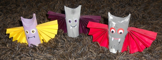 upcycle toilet paper rolls kid crafts scary diy halloween bats indoor decoration ideas