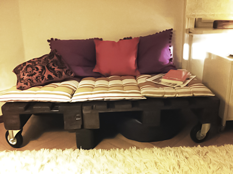 cheap pallet sofa on wheels diy indoor idea cushions wooden flooring white carpet