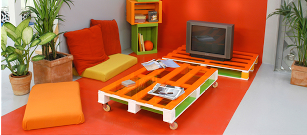 proyecto de mesa de paletas de colores caseros almohadas de sala planta macetas grandes cajas de madera