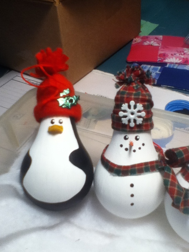 upcycled diy idea old bulbs penguin cute snowman xmas tree lights