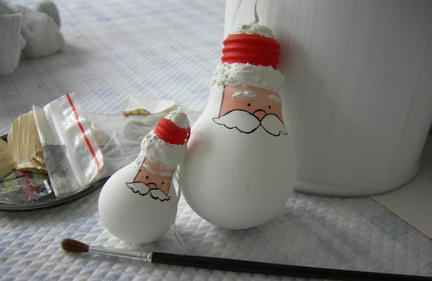 creative christmas decorating ideas for santa claus made of bulb