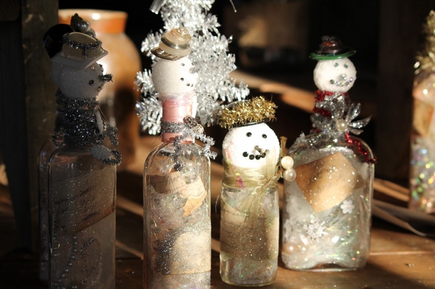 handmade christmas crafts recycle empty bottles diy indoor decor ideas