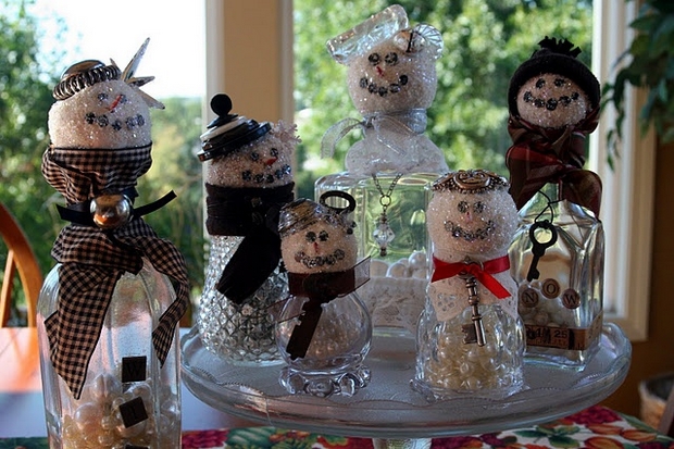 handmade christmas crafts reuse old glass bottles snowmen decorating ideas