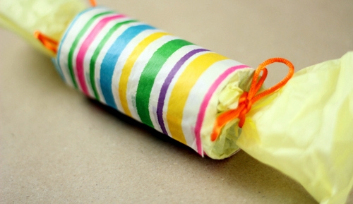 diy valentines party poppers made from empty toilet paper tubes upcycle decorating ideas