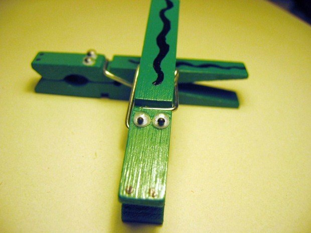 children crafts ideas how to recycle clothespin in creative green crocodile