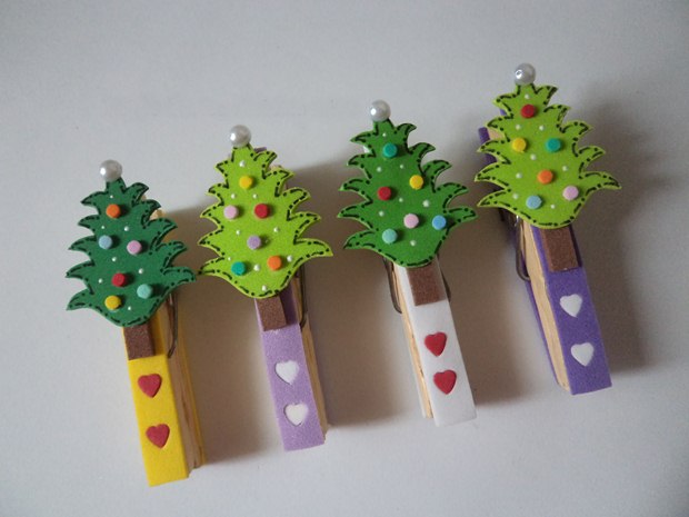 christmas ornaments clothespins tree decorated colorful hearts decor ideas