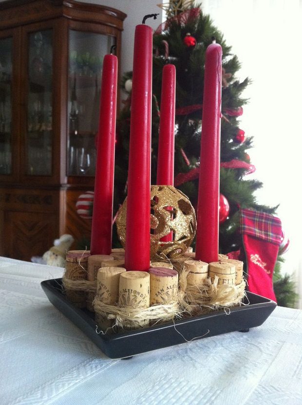 upcycled wine cork christmas craft centerpiece red candlestick decor ideas
