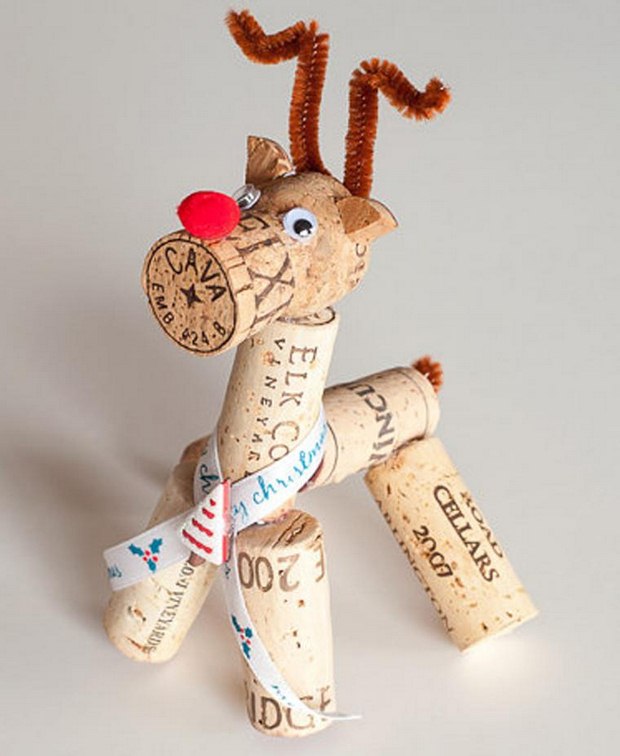 wine cork christmas crafts handmade red nosed reindeer googly eyes home decoration