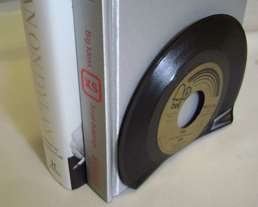 reuse vinyl records book holder diy easy to make room decoration